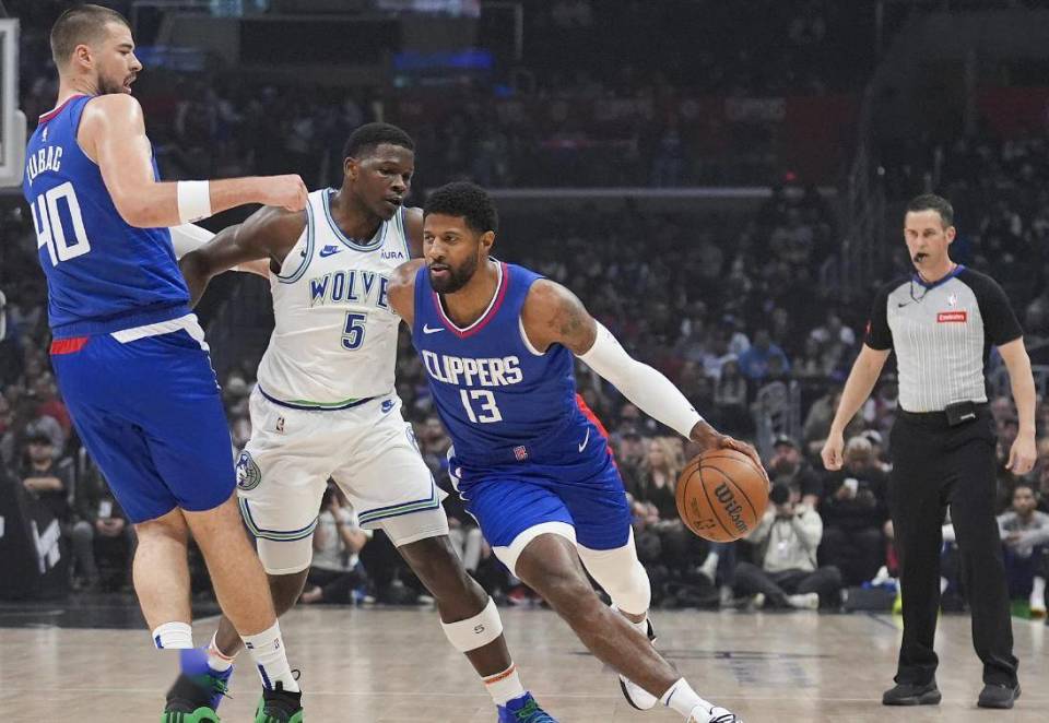 关于快船球星连续砍分，助球队跻身前列的信息