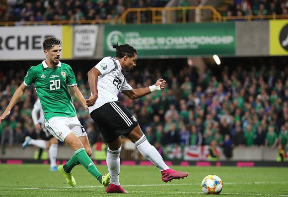 斯洛伐克女队服尘蒙面挑战，欧预赛惊现黑马的简单介绍