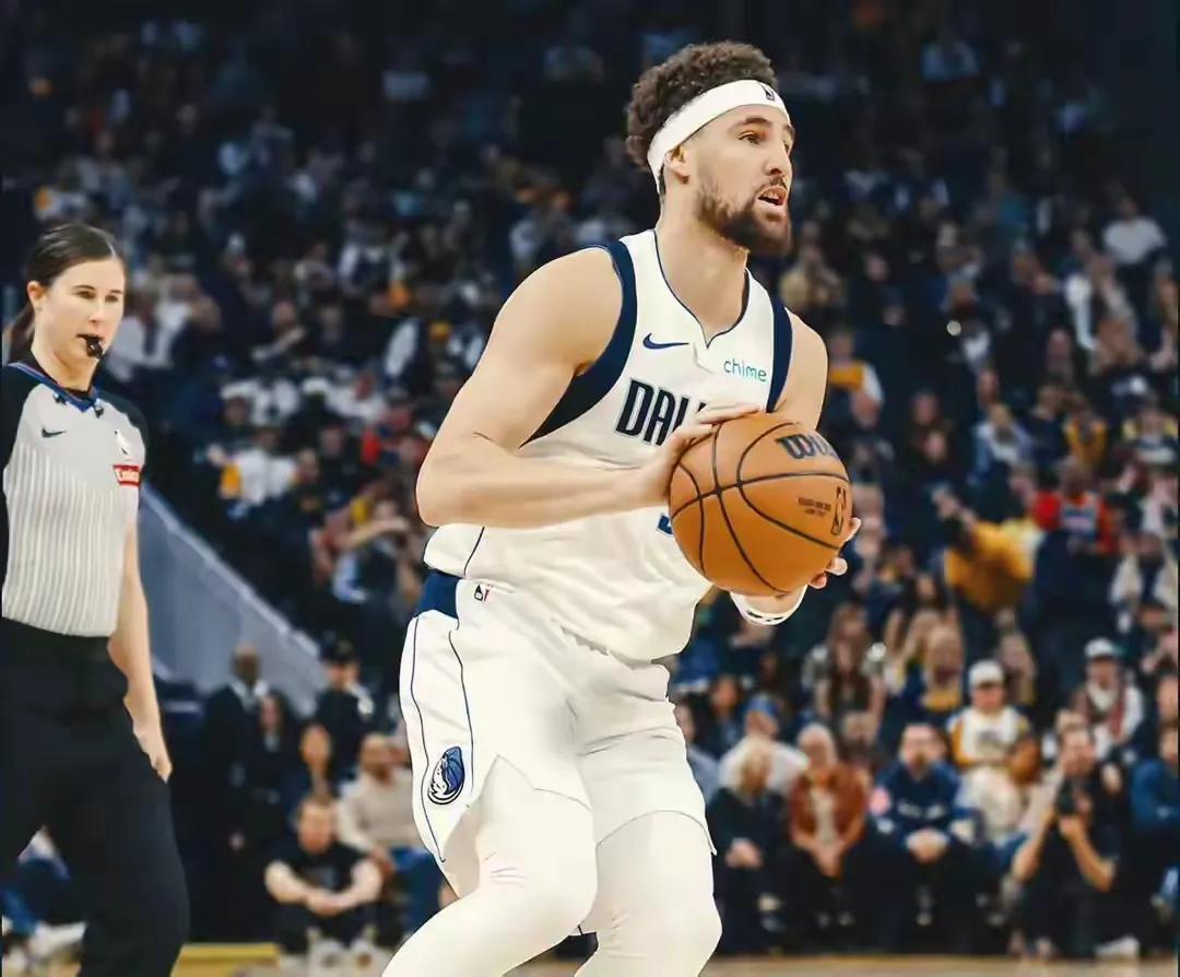 勇士险胜独行侠，西蒙斯关键表现点燃全场！